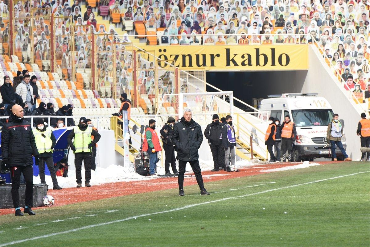 Önder Karaveli: Kazanıp dönmeliydik