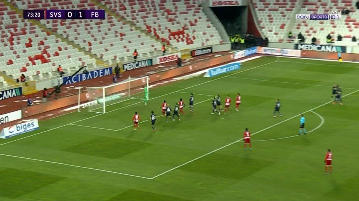 Henrique'den nefis frikik golü