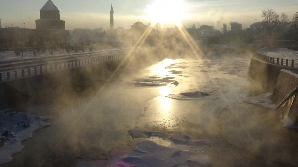 Kars’ta soğuktan her şey dondu