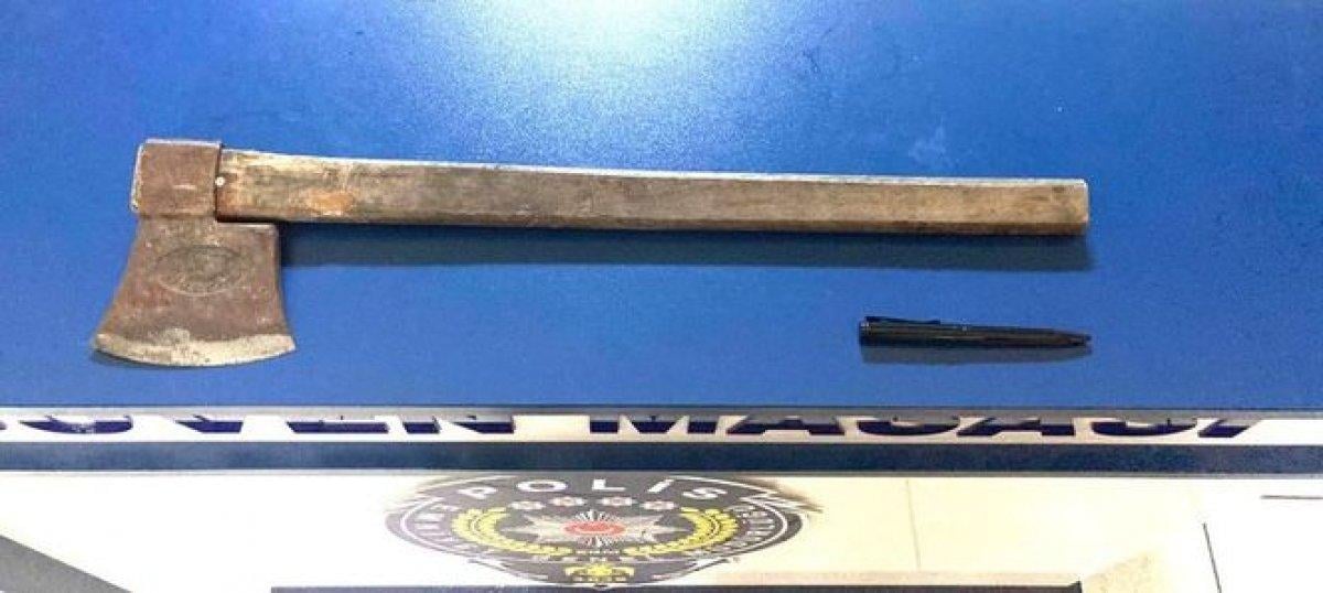 Gaziosmanpaşa'da okula baltayla gelen veli tekrar gözaltına alındı