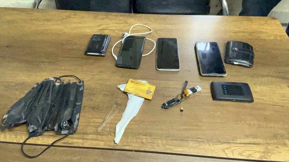 İzmir'de ehliyet sınavına kameralı maskeyle girdi