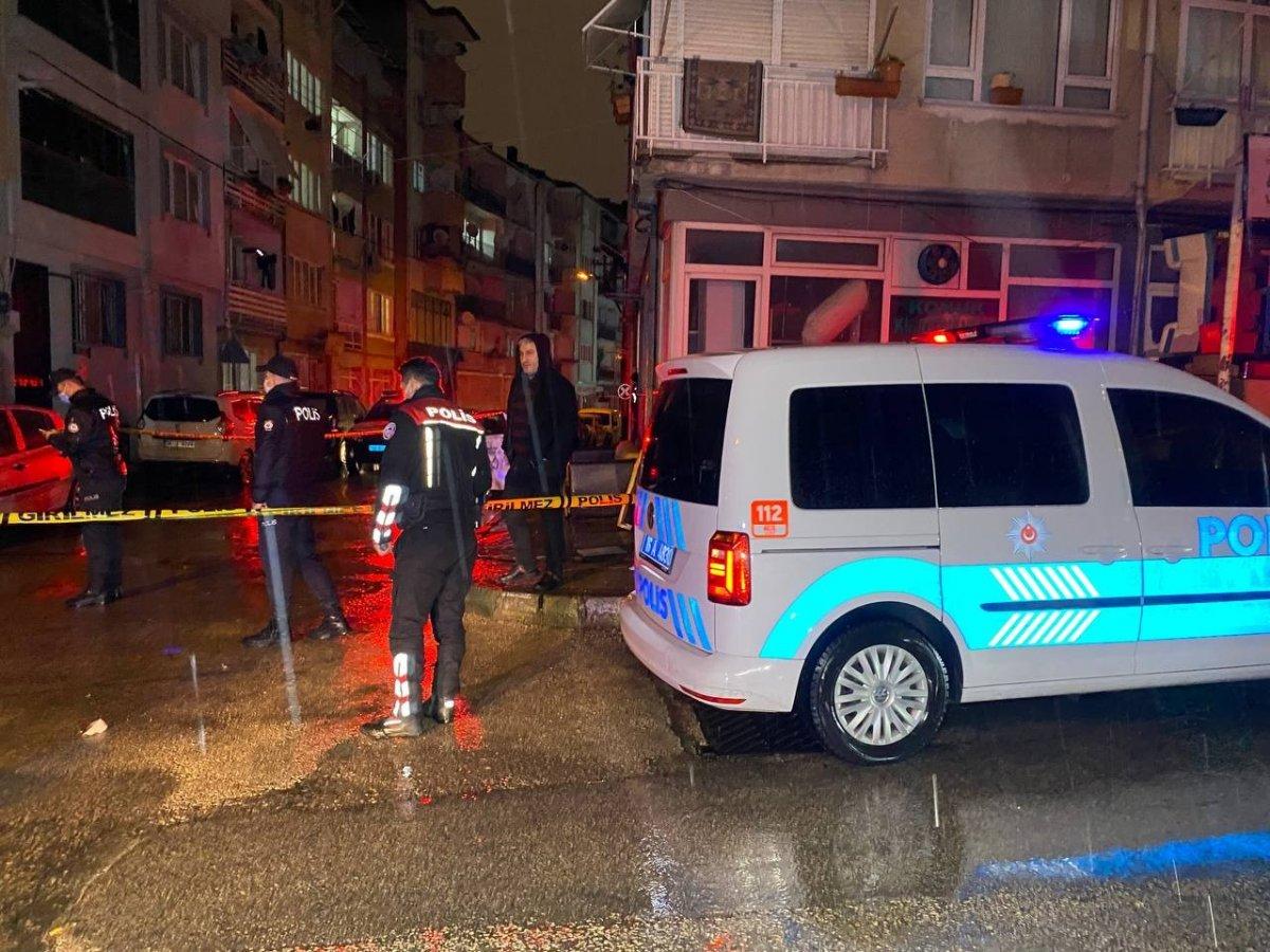 Bursa'da sokakta yürüyen iki kişiye kurşun yağdırdı: 1 ölü, 1 yaralı