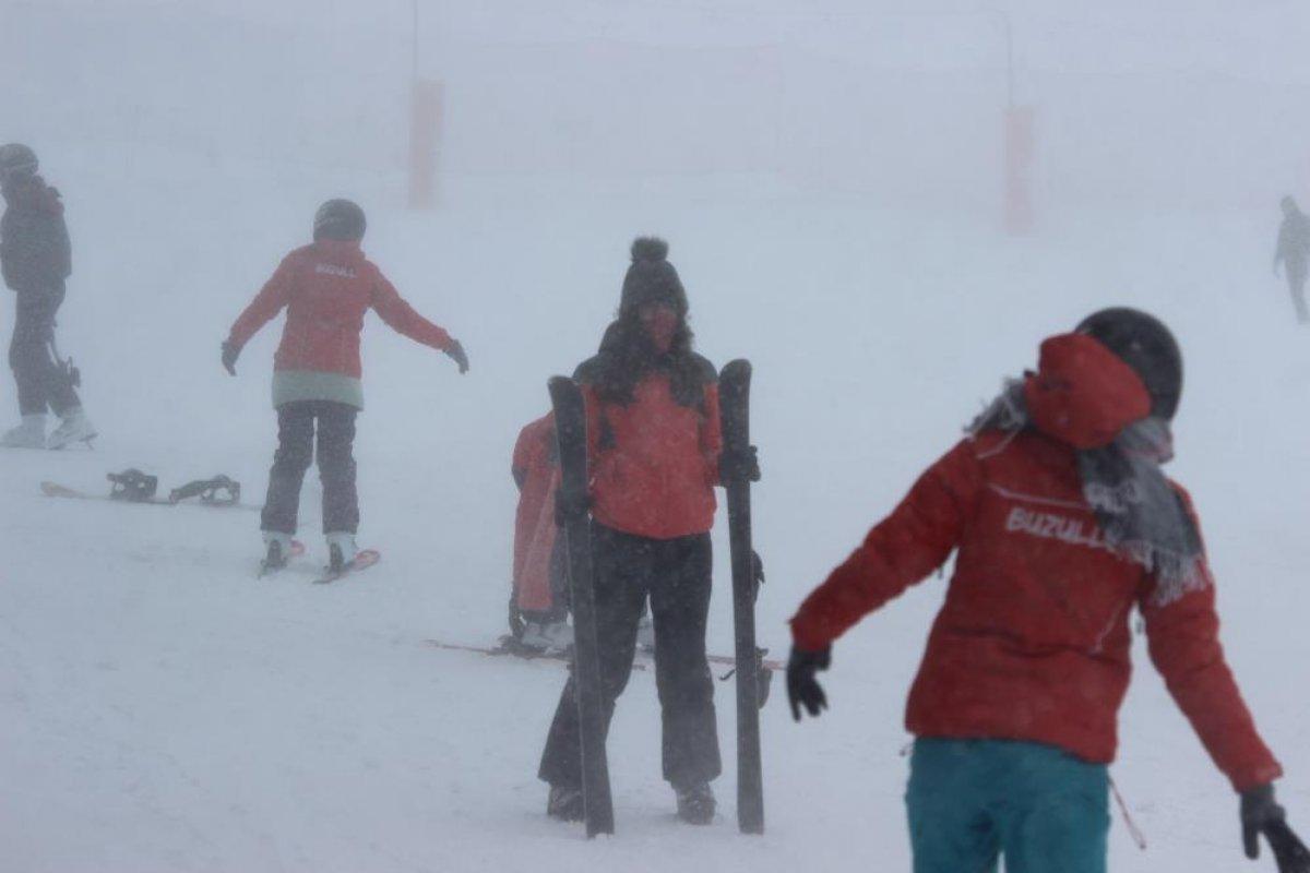 Karnelerini alan öğrenciler, Erciyes’te tatilin keyfini çıkardı