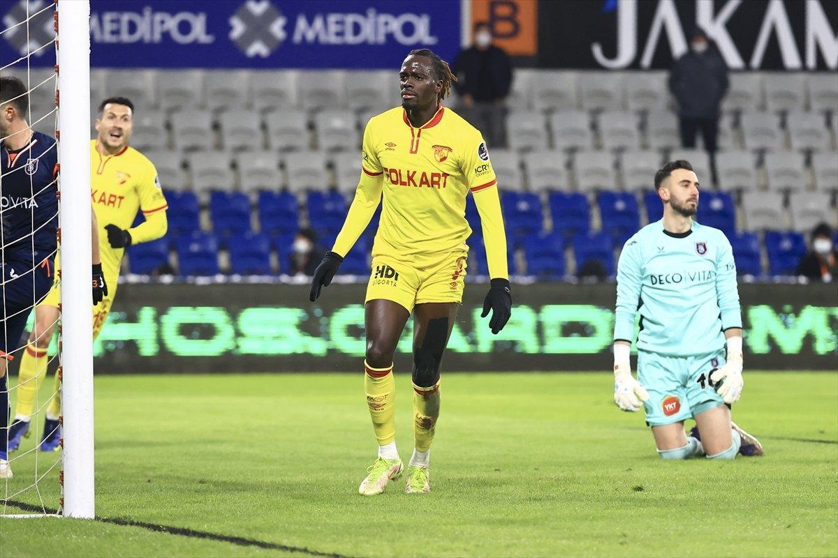 Göztepe deplasmanda Başakşehir'i devirdi