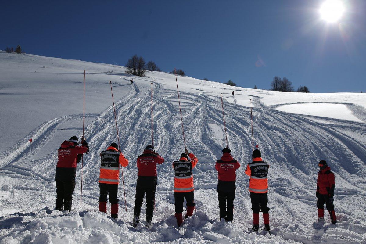 Uludağ’da nefes kesen çığ tatbikatı