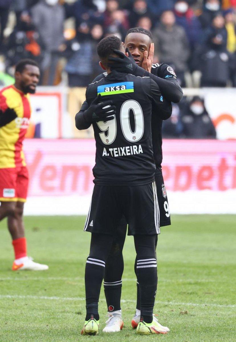 Alex Teixeira: 2-0, 3-0 yapabilirdik ama olmadı