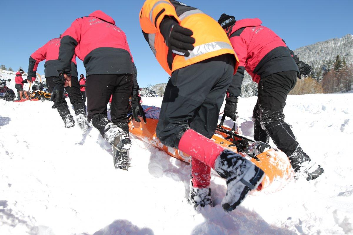 Uludağ’da nefes kesen çığ tatbikatı