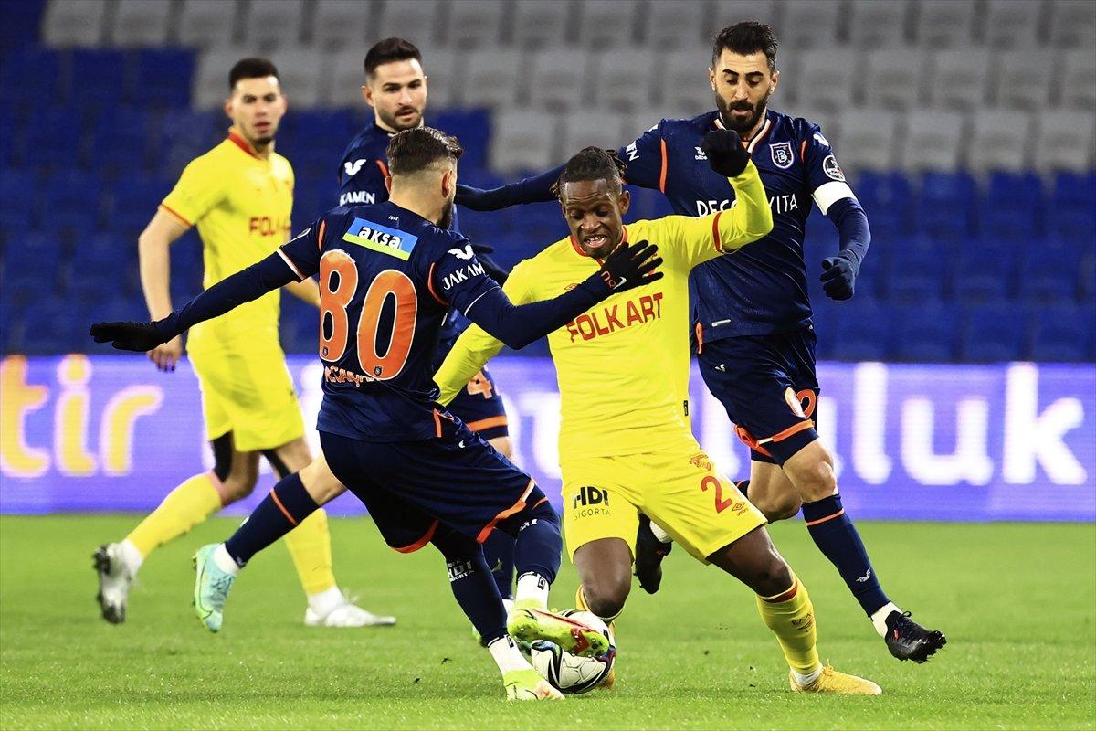 Göztepe deplasmanda Başakşehir'i devirdi