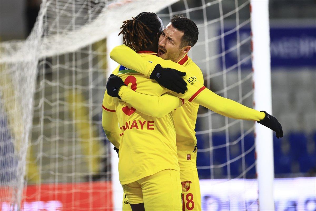 Göztepe deplasmanda Başakşehir'i devirdi