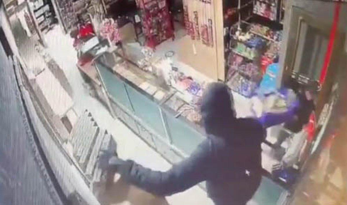 Bursa'da iki hırsız 30 bin liralık sigarayı çalıp, kayıplara karıştı