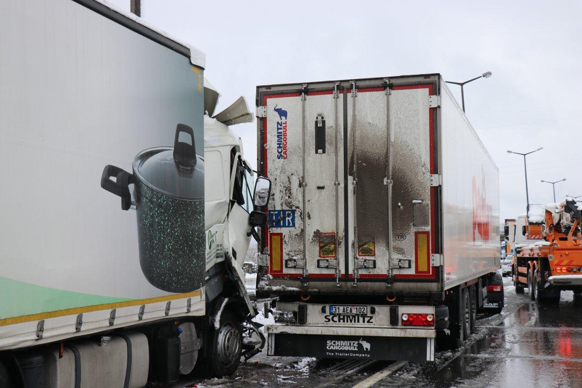 TEM Otoyolu Sakarya geçişinde zincirleme kaza
