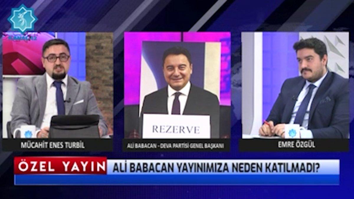 Konya'da canlı yayın programını iptal eden Ali Babacan'a gazetecilerden resimli protesto