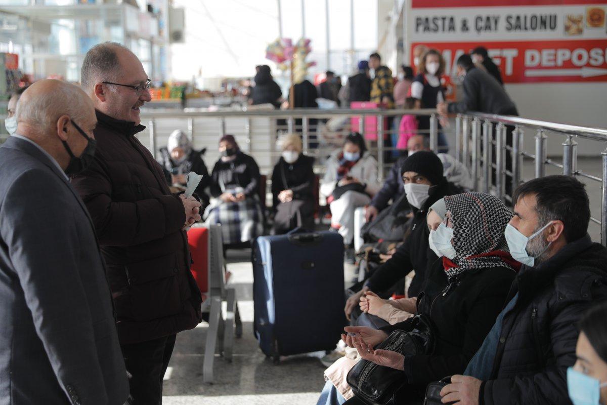 Sivas'ta otobüs terminallerinde yoğunluk oluştu