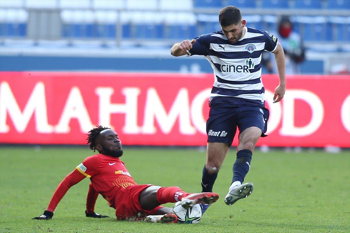 Kasımpaşa, Kayserispor'u 3 golle geçti