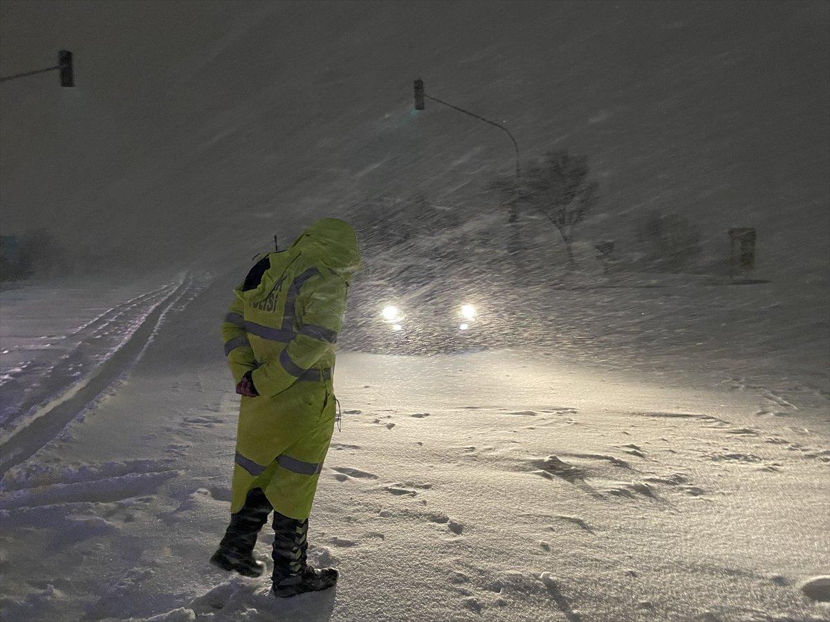 Konya'da Karaman istikameti hariç tüm yollar trafiğe kapatıldı