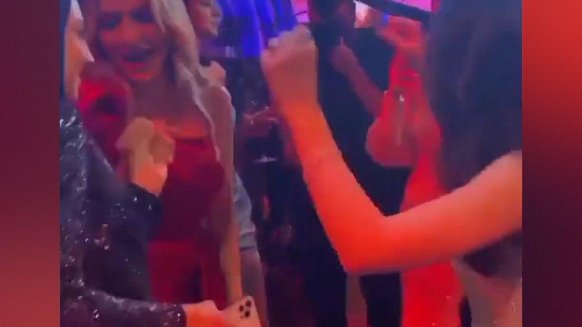 Hadise, sevgilisi Mehmet Dinçerler'in kız kardeşinin düğününde oynadı