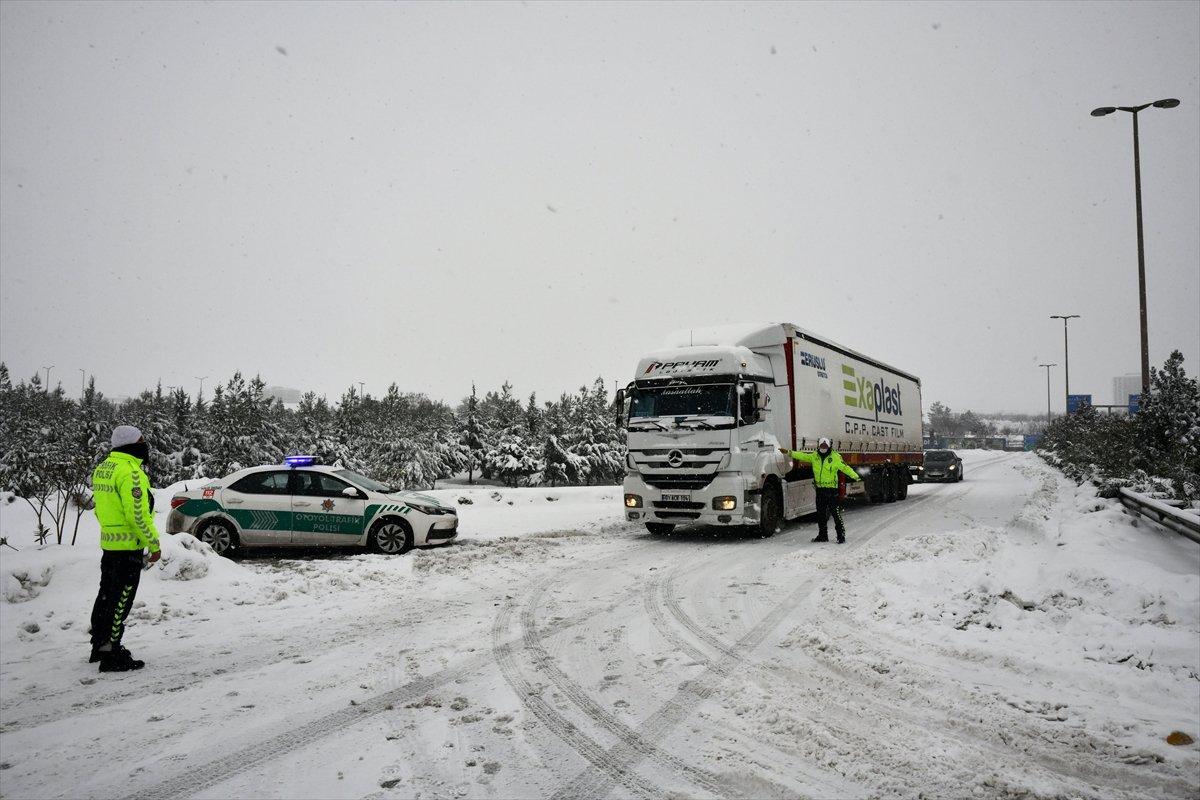 TAG'ın Gaziantep gişeleri, araç geçişine kapatıldı