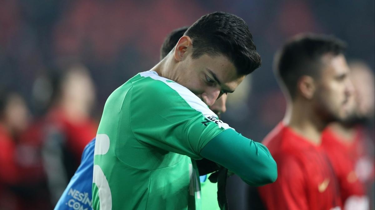 Berke Özer tepkiler sonrası sosyal medya hesaplarını kapattı