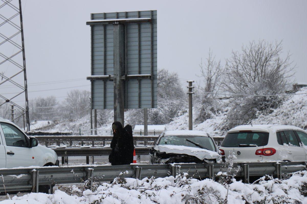 TEM Otoyolu Sakarya geçişinde zincirleme kaza