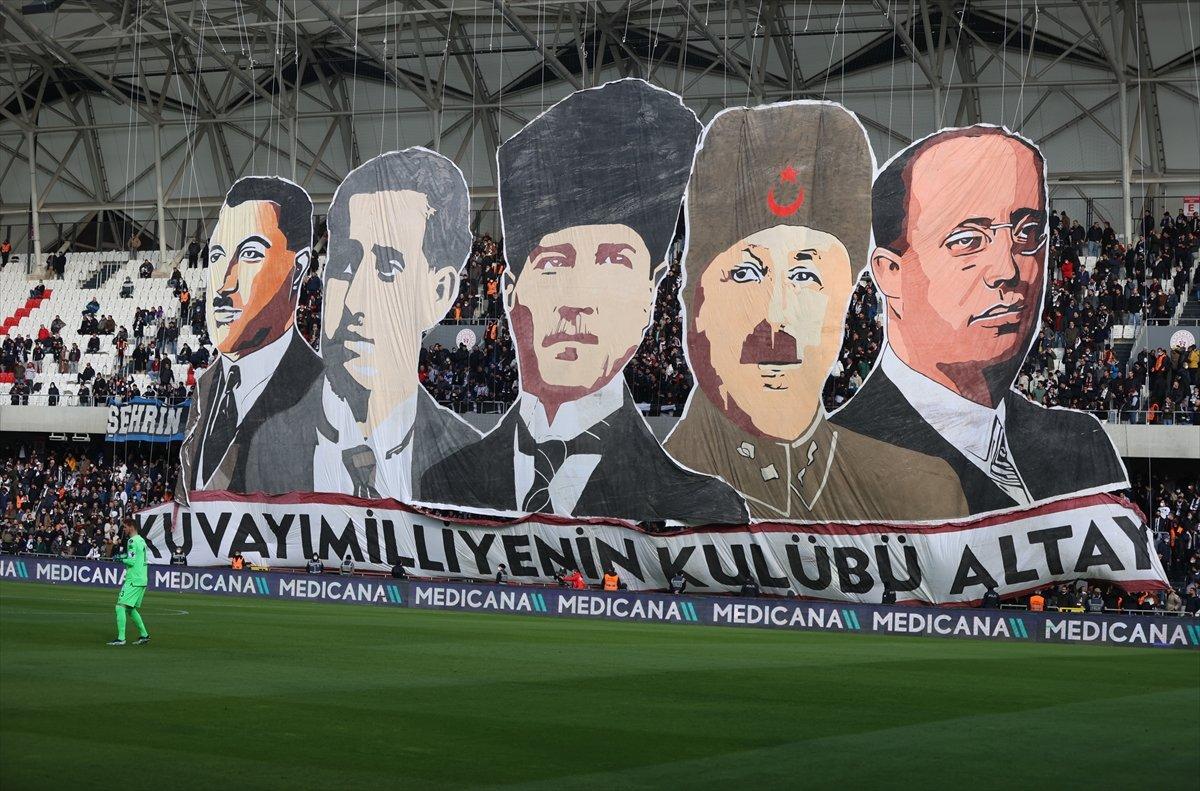 Altay taraftarından Kuvayı Milliye koreografisi