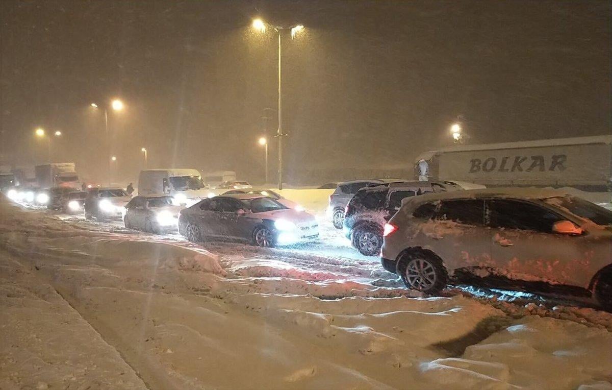 İstanbul-Ankara kara ulaşımı durdu