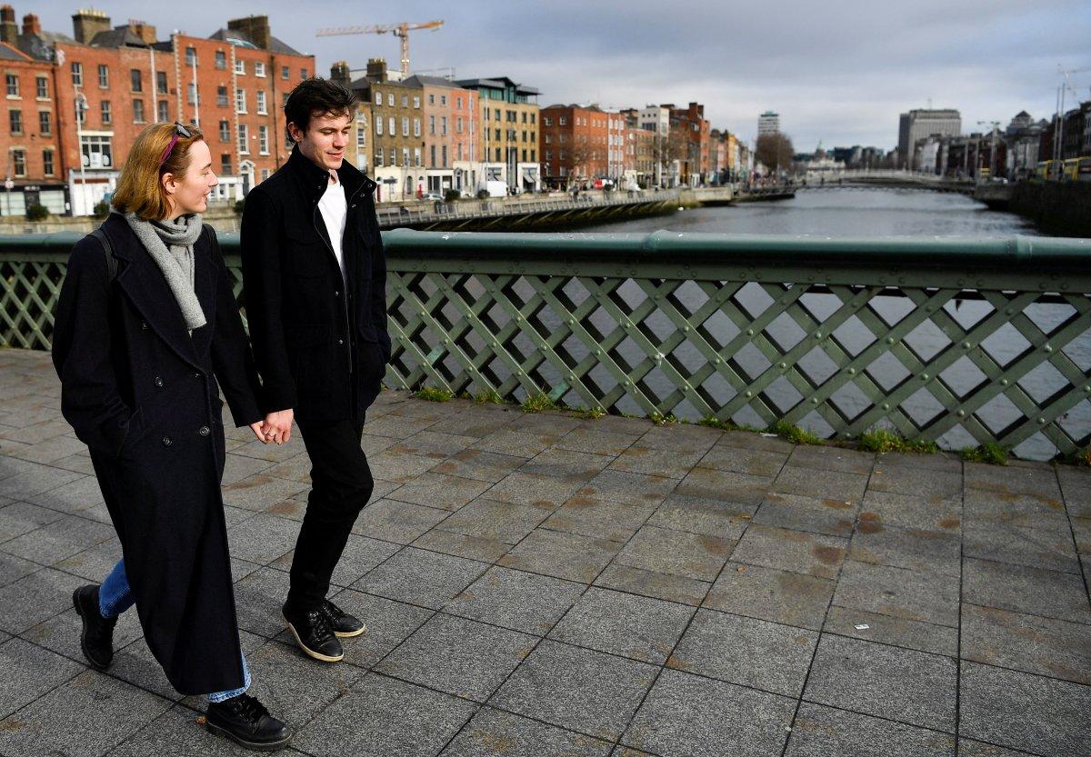 İrlanda'da koronavirüs önlemlerinin çoğu kaldırıldı