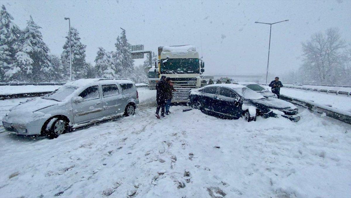 Düzce'de zincirleme kaza, 36 araç çarpıştı