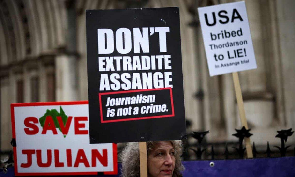 İngiltere'den Julian Assange hakkında karar