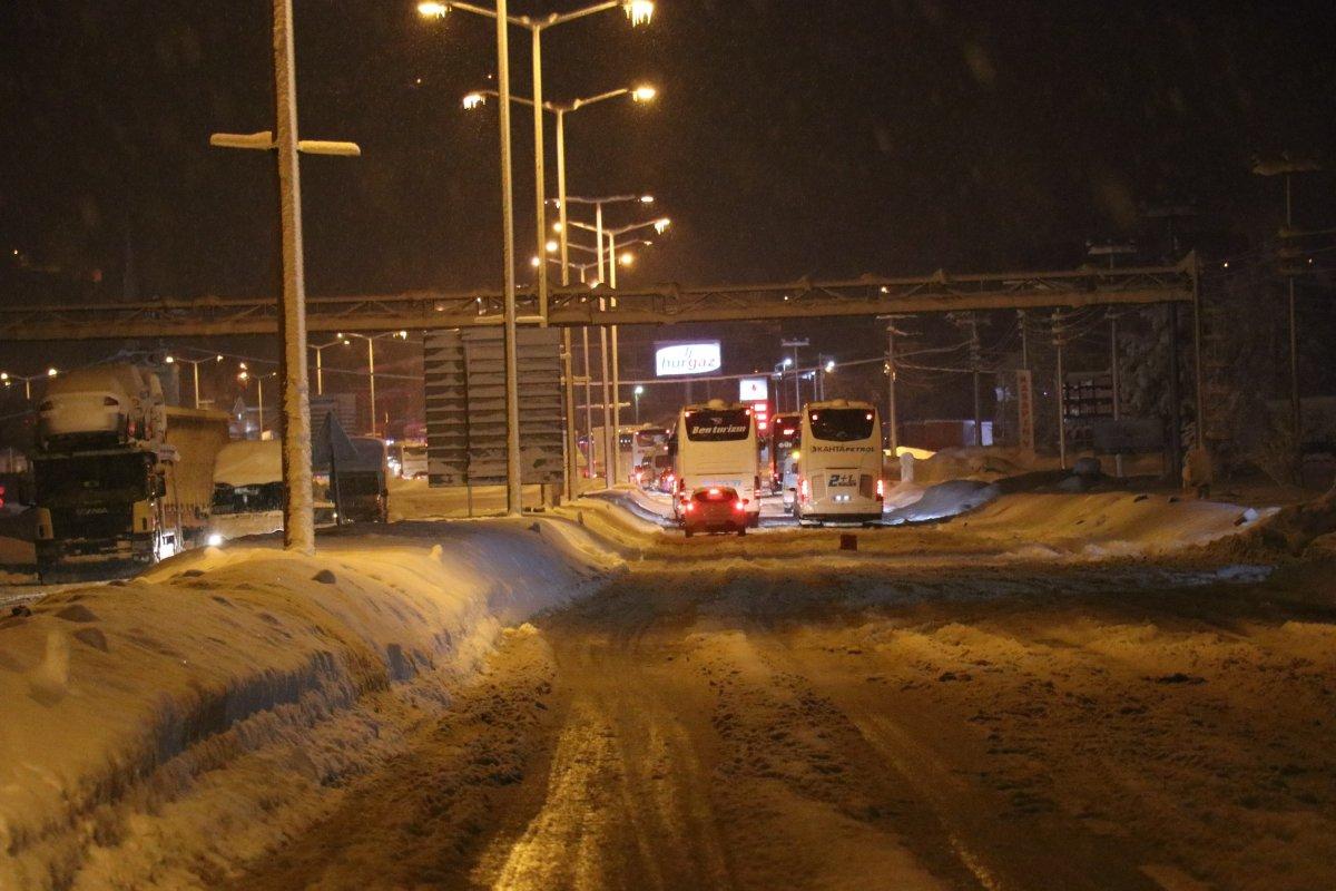 Düzce’de D-100 kara yolu ulaşıma açıldı