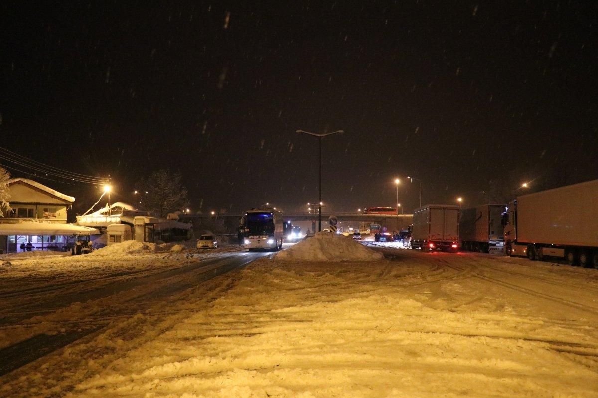 Düzce’de D-100 kara yolu ulaşıma açıldı