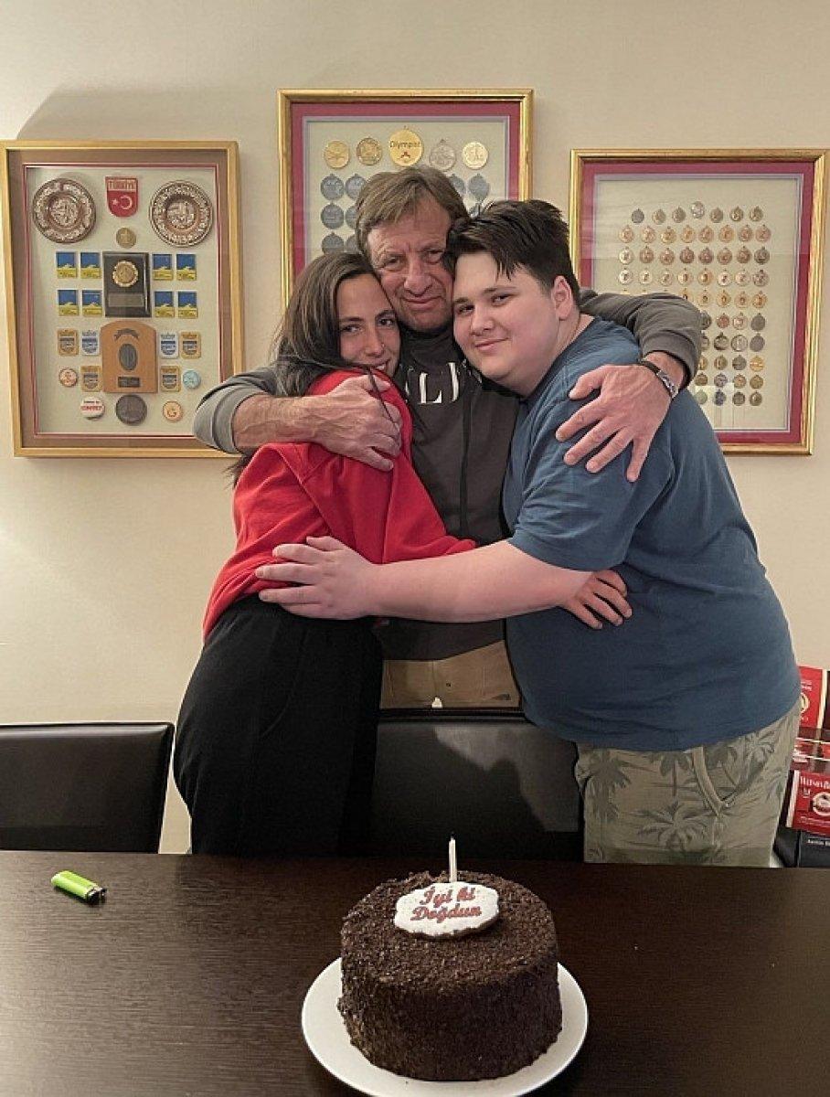 Kaya Çilingiroğlu 58'inci yaşına çocuklarıyla girdi