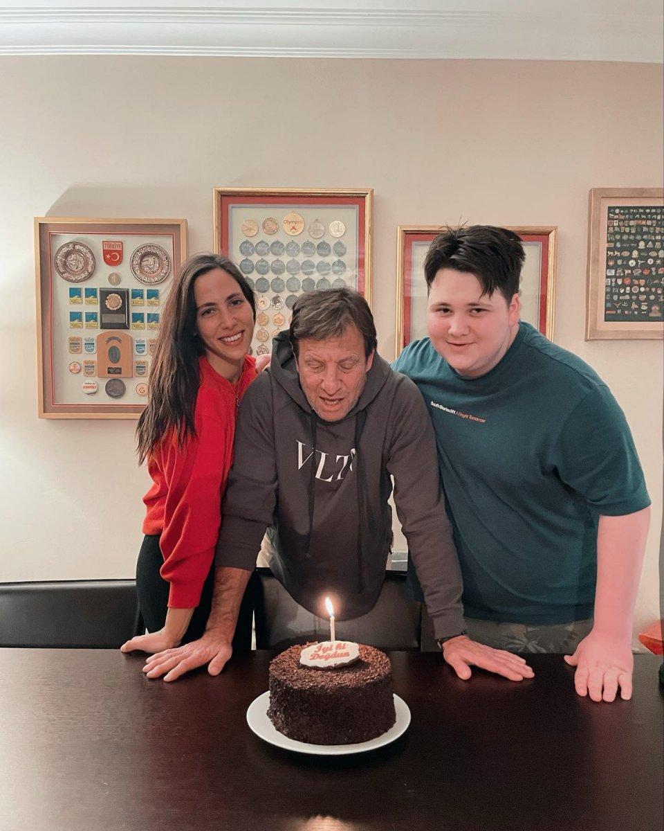 Kaya Çilingiroğlu 58'inci yaşına çocuklarıyla girdi