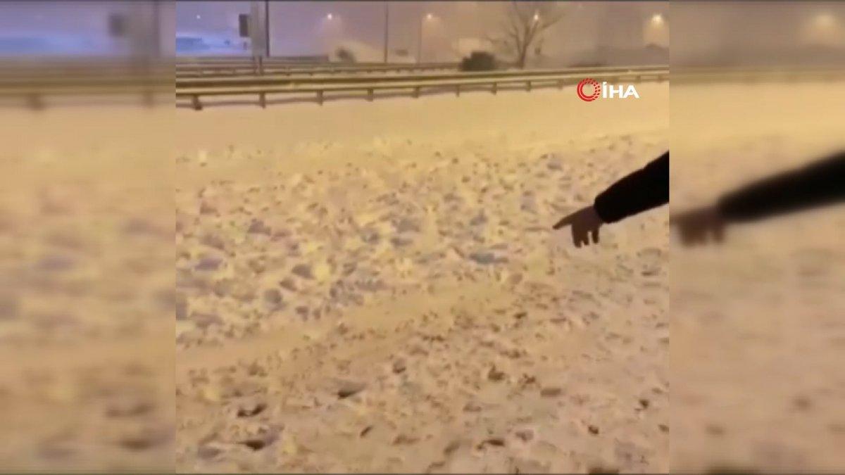 Arnavutköy'de yolda kalan vatandaşları çekici taşıdı