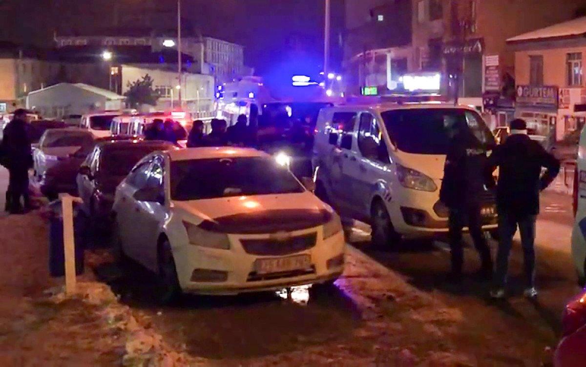 Erzurum’da maç izlerken yer kavgası: Bıçak ve şişle saldırdılar