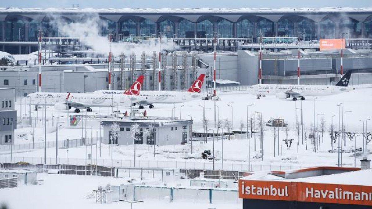 İstanbul Havalimanı’nda seferler kademeli olarak başladı