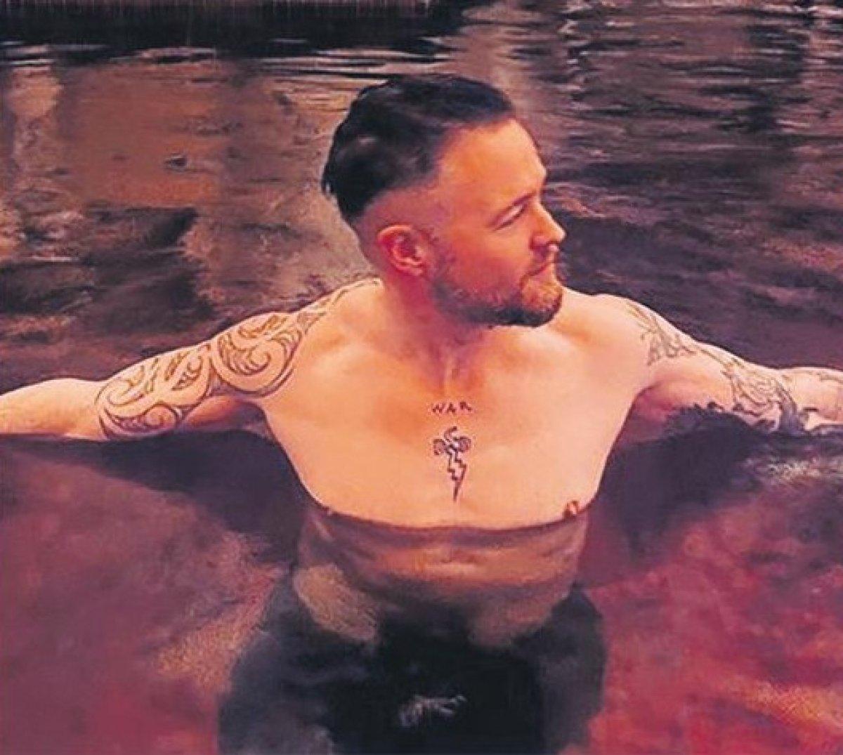 Yönetmen sevgili, Dilan Çiçek Deniz'in ismini dövme yaptırdı