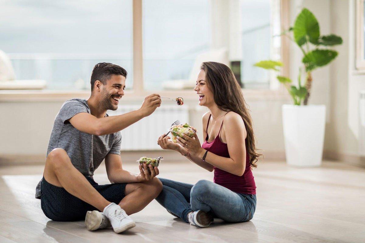 Yerde oturarak yemek yemenin kanıtlanmış 7 faydası