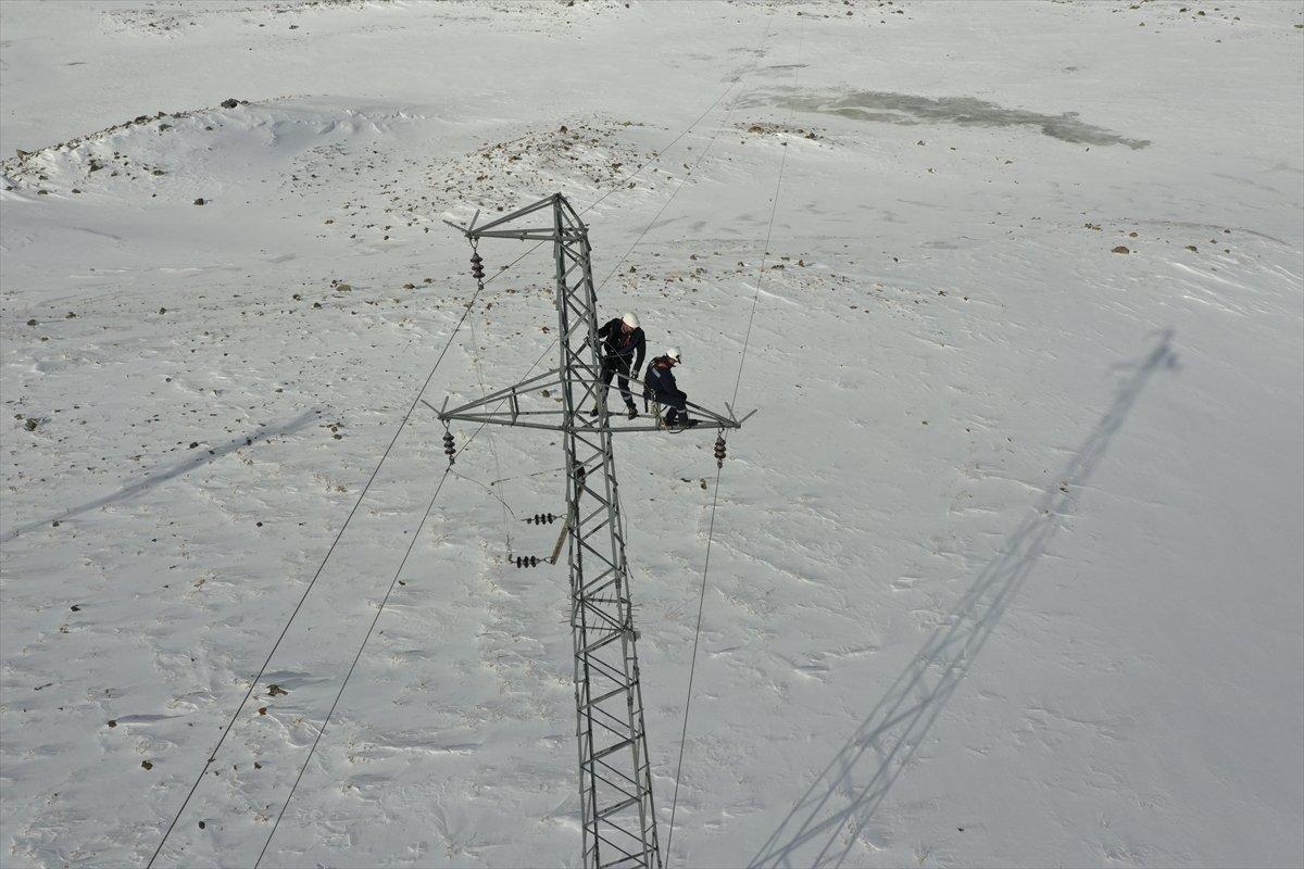Iğdır'da ekipler, kesintisiz enerji için yoğun mesai yapıyor