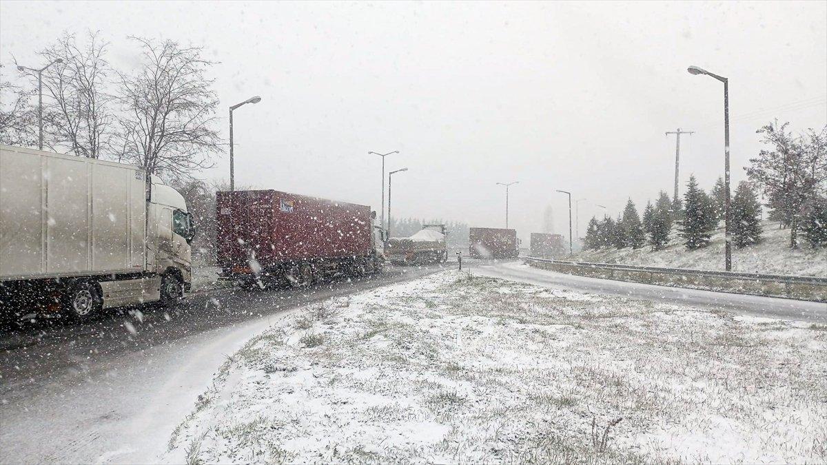 İstanbul Valiliği'nden karla mücadelede yeni tedbirler