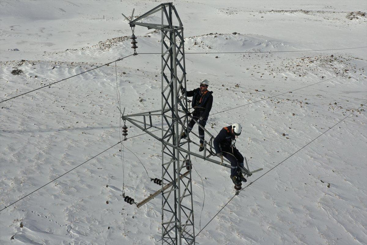 Iğdır'da ekipler, kesintisiz enerji için yoğun mesai yapıyor