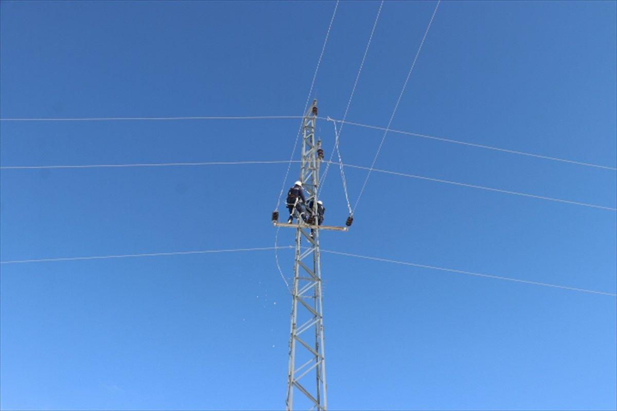 Iğdır'da ekipler, kesintisiz enerji için yoğun mesai yapıyor