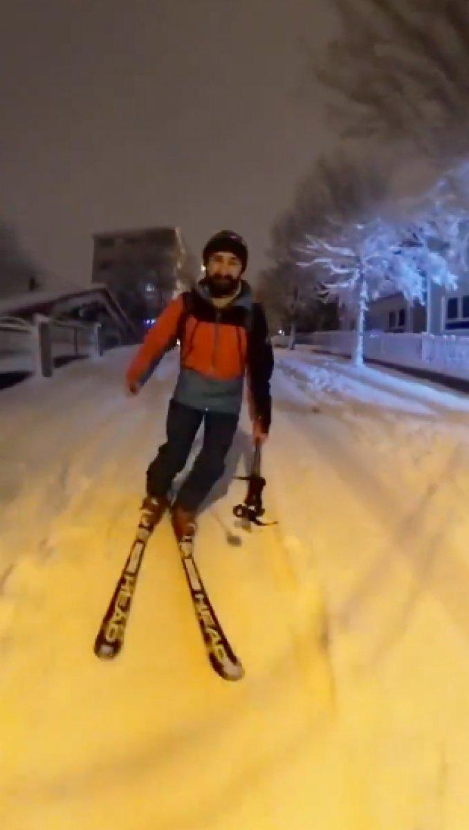 Avcılar'dan Firuzköy'e kayakla yolculuk