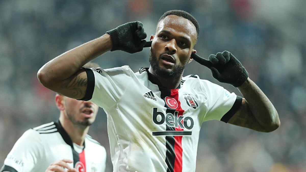 Cyle Larin'in ilk 11'de olmama sebebi