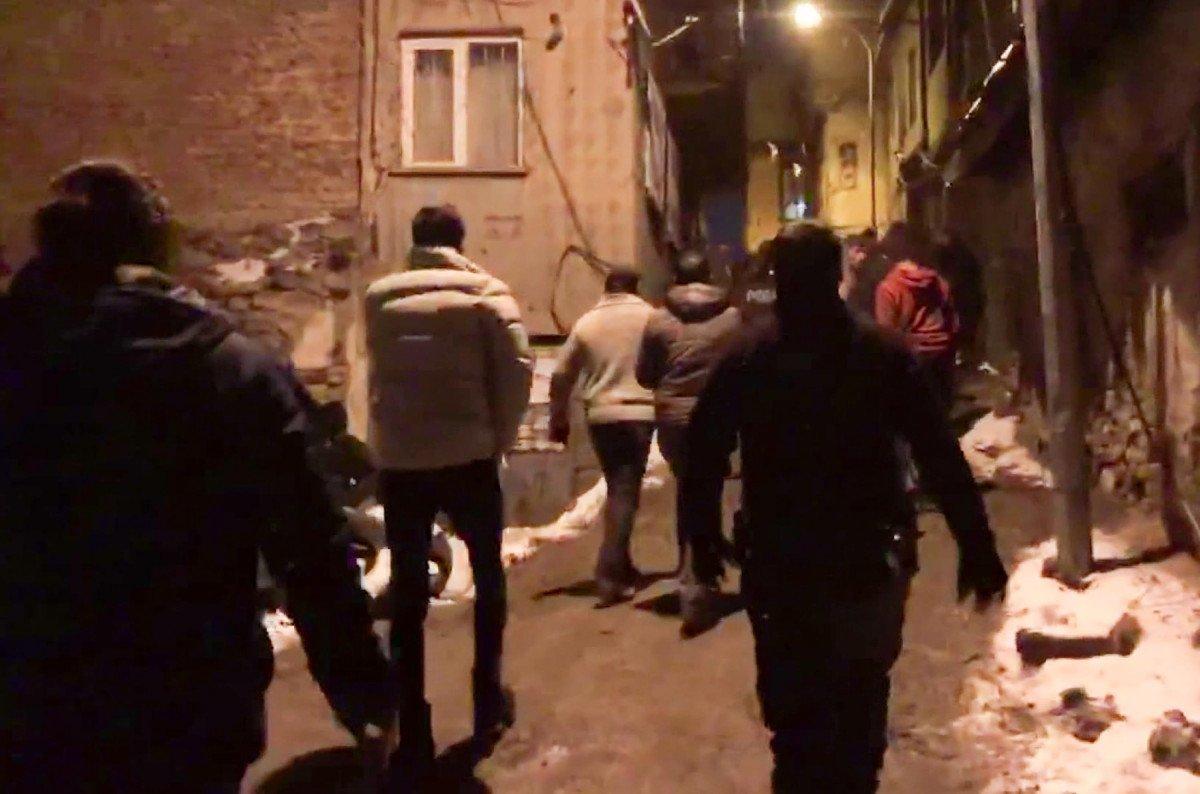 Erzurum’da maç izlerken yer kavgası: Bıçak ve şişle saldırdılar