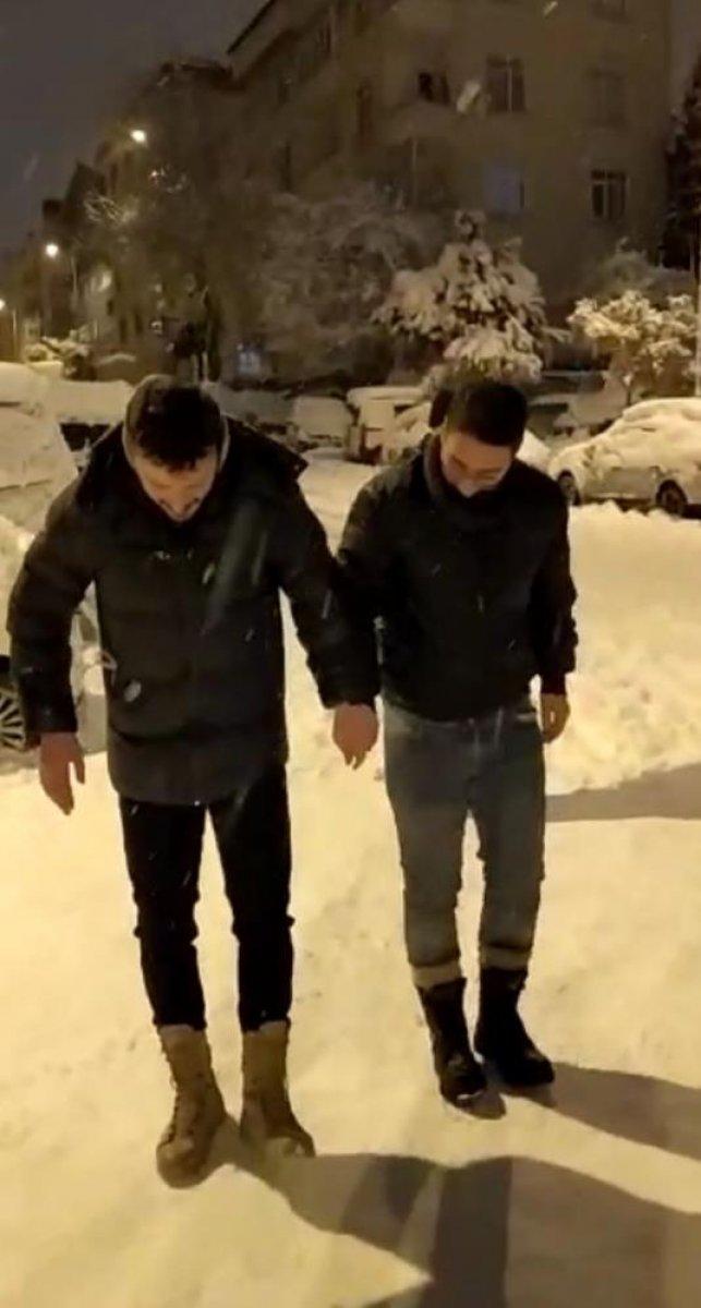 Ümraniye'de kar üstünde horon keyfi