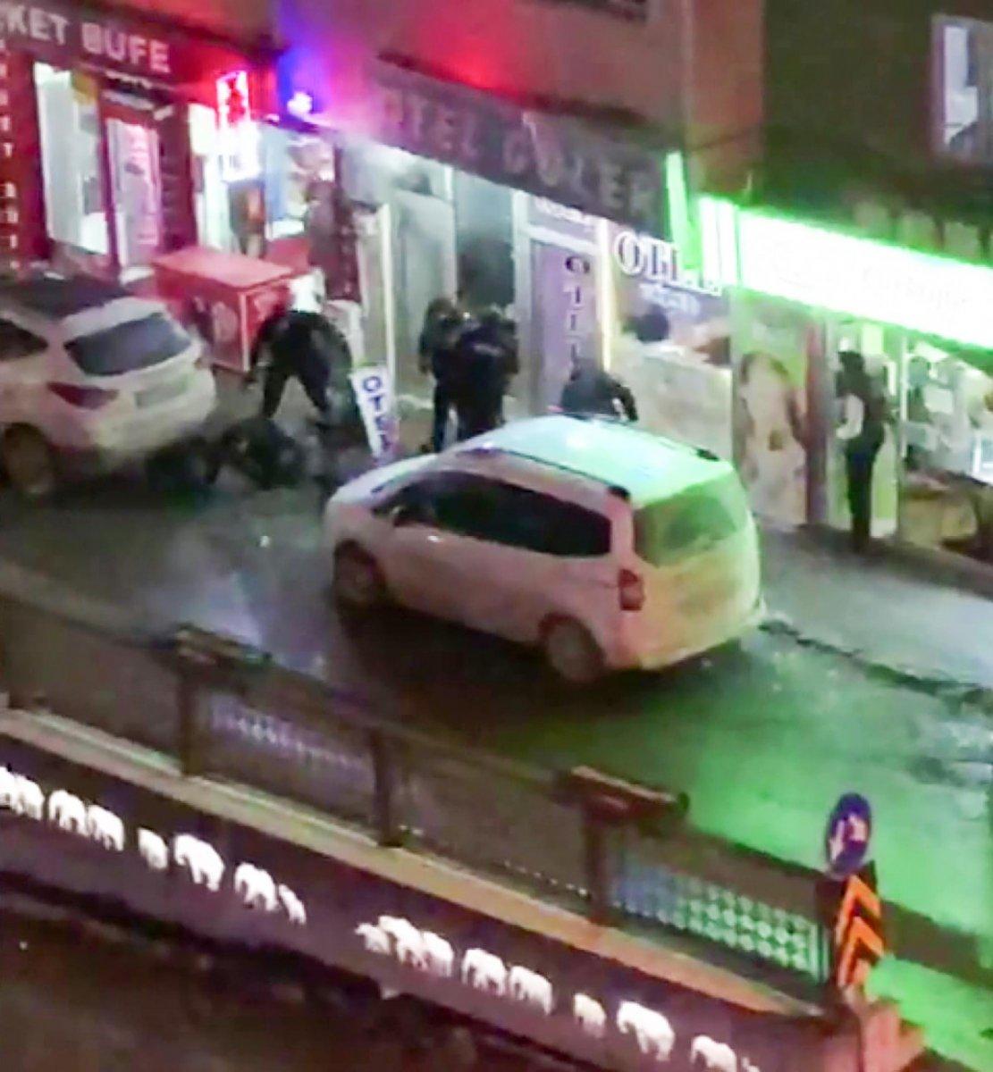 Erzurum’da maç izlerken yer kavgası: Bıçak ve şişle saldırdılar