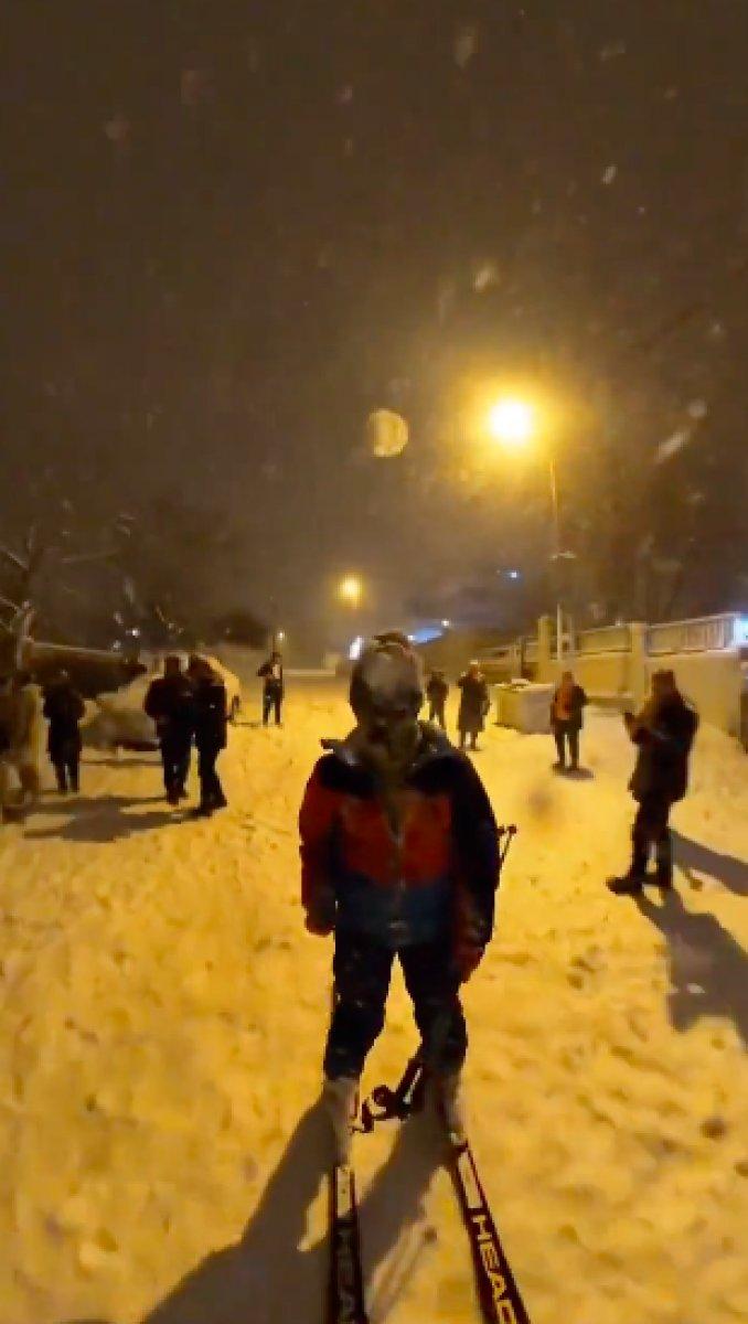 Avcılar'dan Firuzköy'e kayakla yolculuk