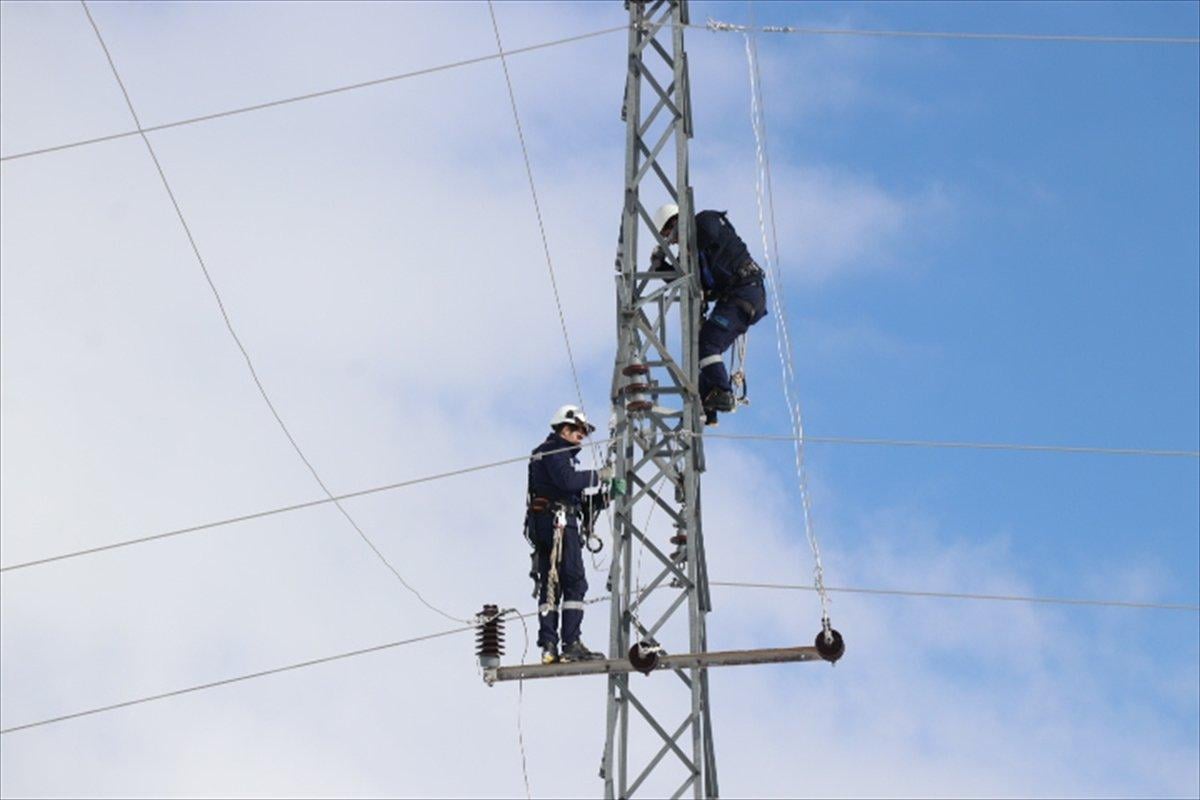 Iğdır'da ekipler, kesintisiz enerji için yoğun mesai yapıyor