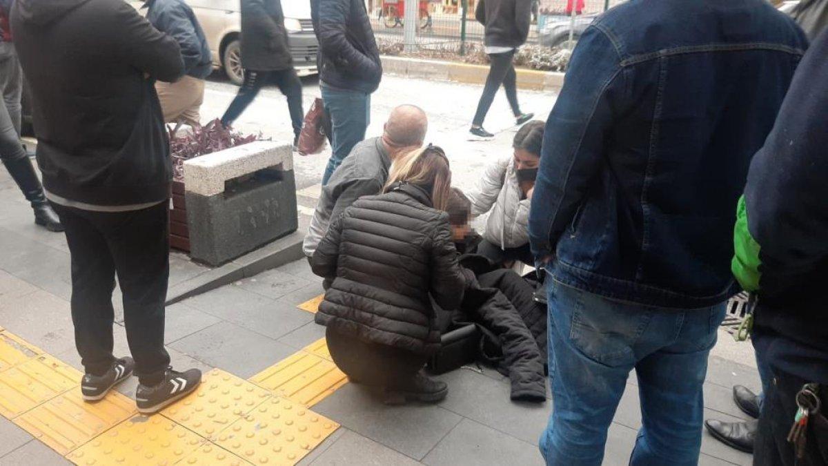 Antalya'da küçük kıza yaya geçidinde otomobil çarptı