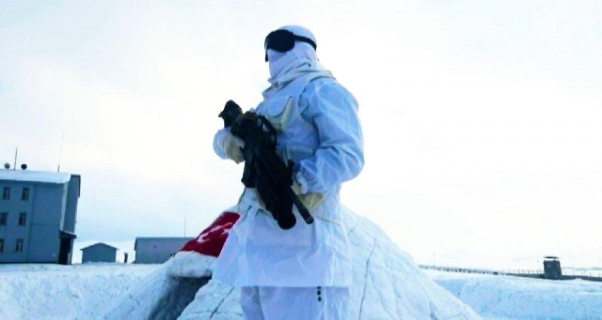 Muş'ta görevli jandarmanın vatan nöbeti